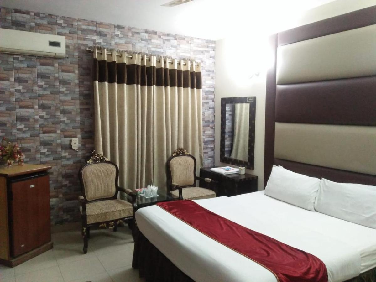 Tourist Inn Hotel Lahore Bagian luar foto