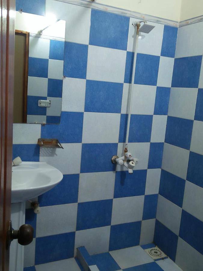 Tourist Inn Hotel Lahore Bagian luar foto
