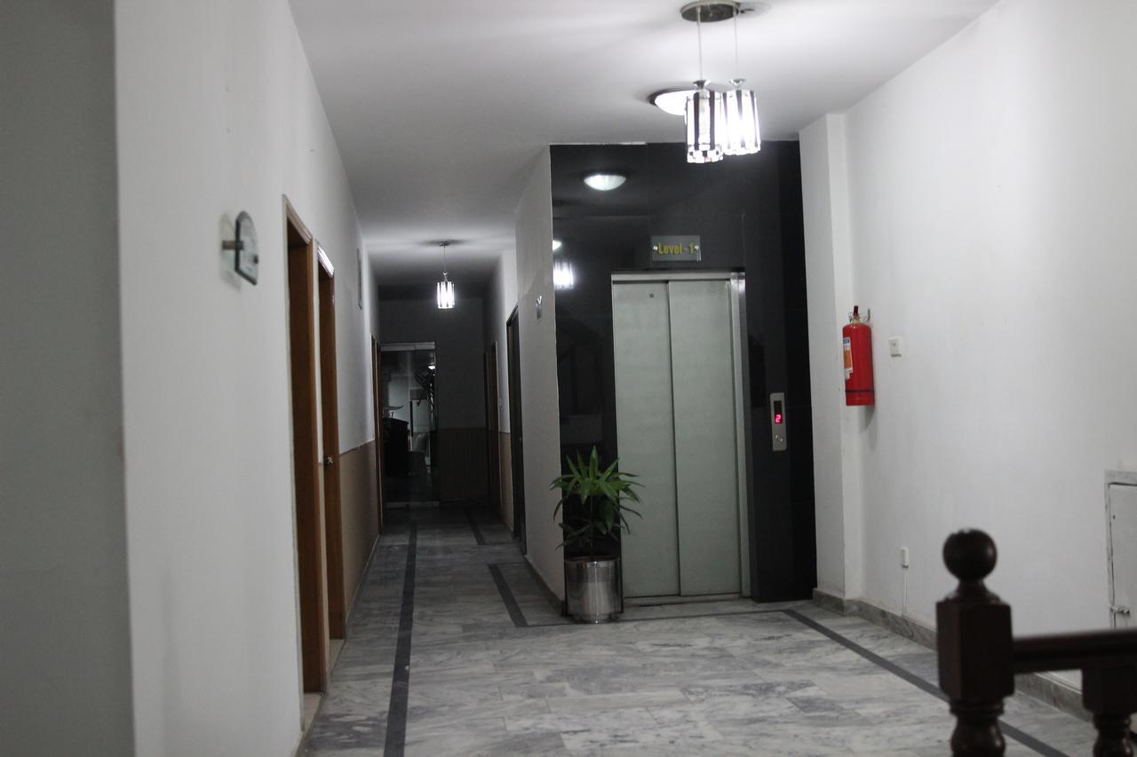Tourist Inn Hotel Lahore Bagian luar foto