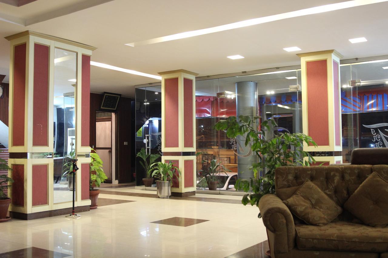 Tourist Inn Hotel Lahore Bagian luar foto