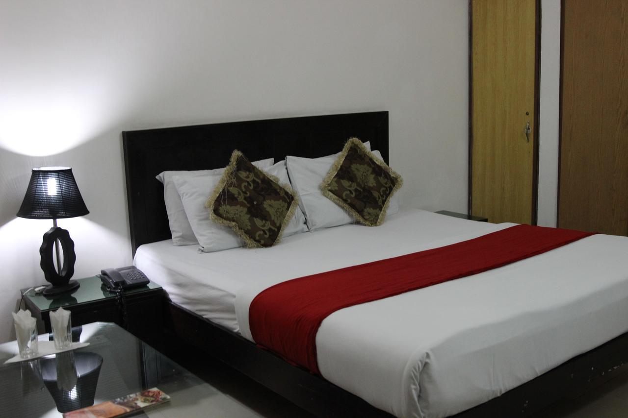 Tourist Inn Hotel Lahore Bagian luar foto