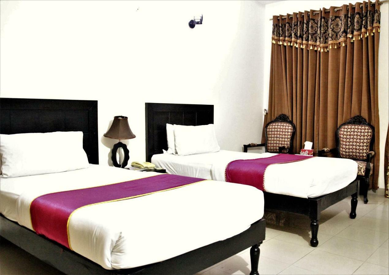 Tourist Inn Hotel Lahore Bagian luar foto
