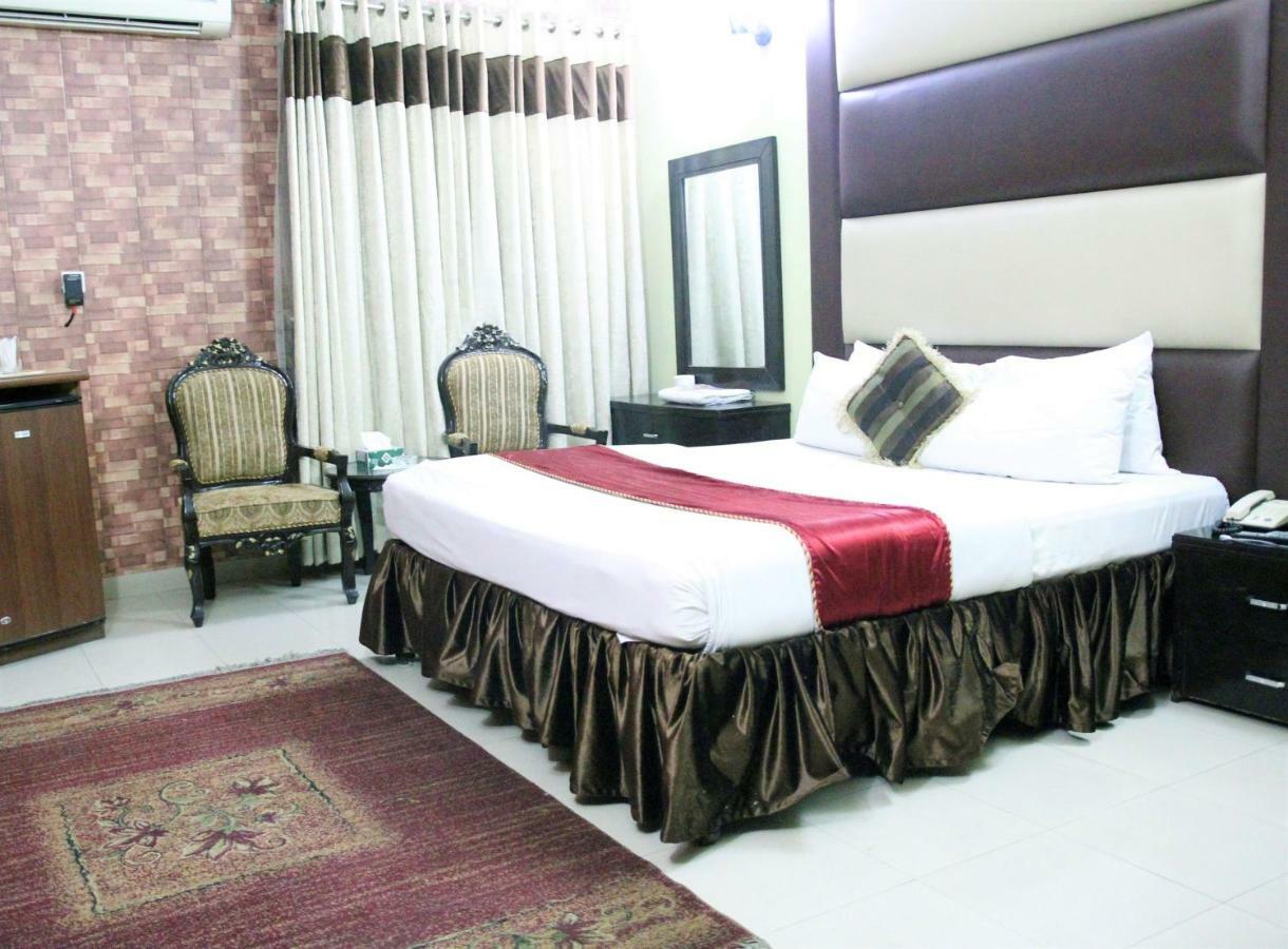 Tourist Inn Hotel Lahore Bagian luar foto