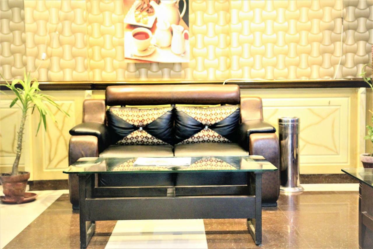 Tourist Inn Hotel Lahore Bagian luar foto